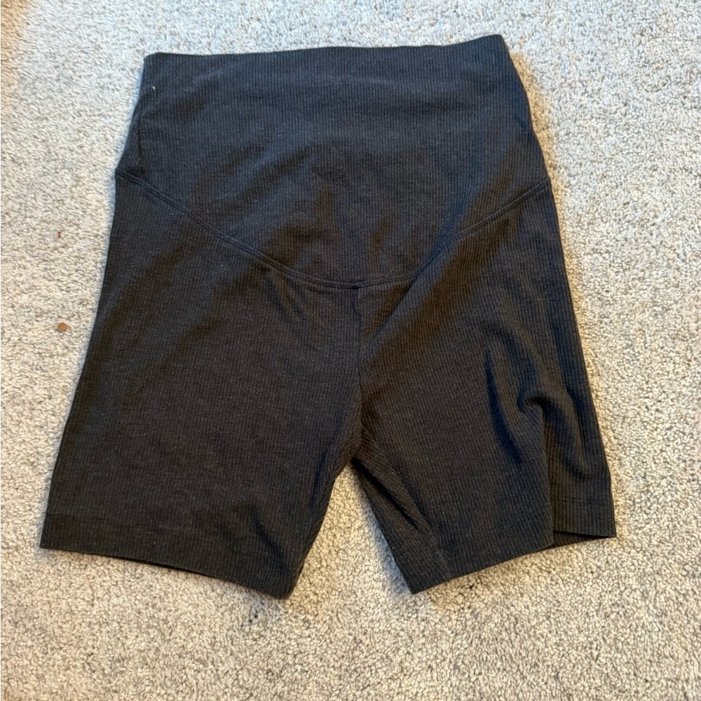 Women's grey ribbed maternity Shorts